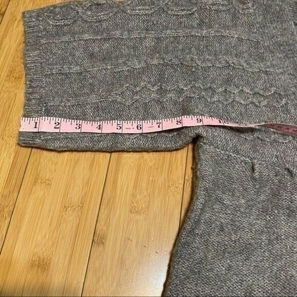 Romeo & Juliet Couture gray wool v neck sweater 3/4 sleeve top size small 55B2 - Picture 11 of 12